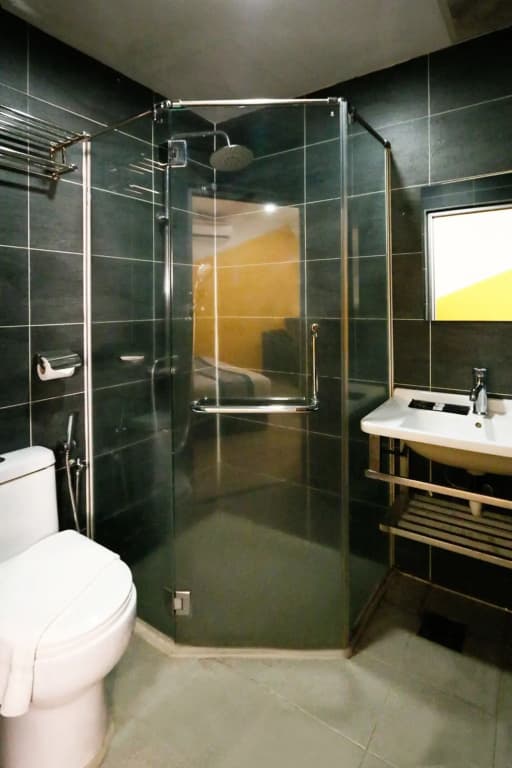 Golden Roof Hotel Sunway Ipoh - photo 13