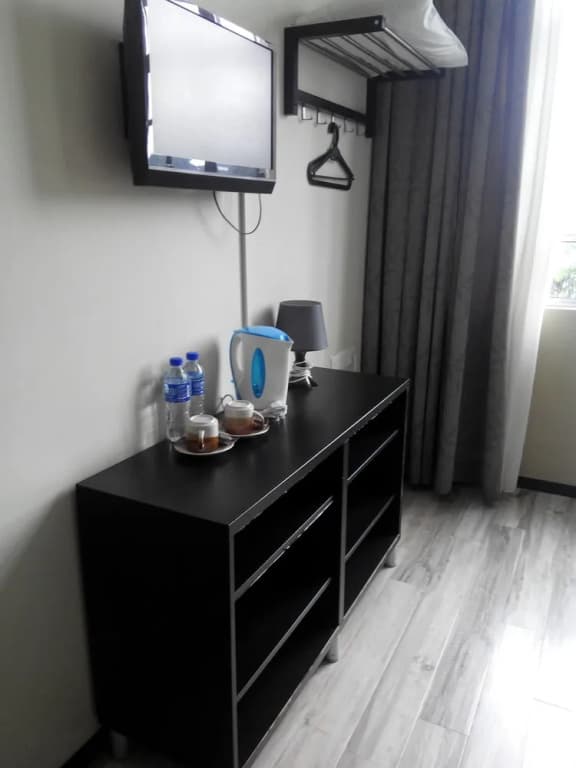 Bird's Nest Hotel - photo 7