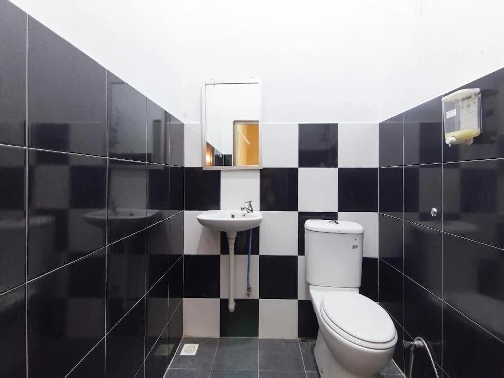 Alpha Motel by OYO Rooms - photo 8
