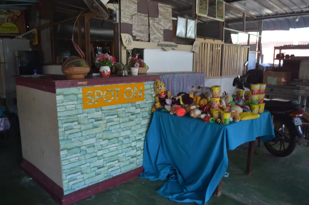 SPOT ON 89821 Batu Maung Sempoi Inn And Cafe - photo 10