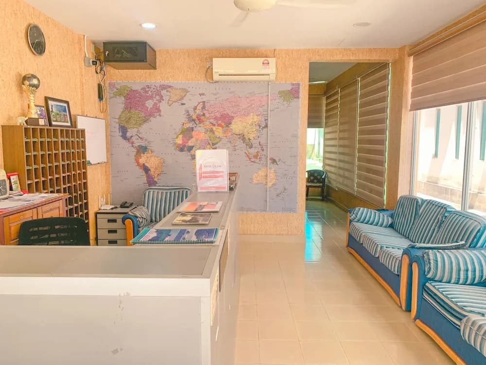 Amzar Motel Cenang - photo 13