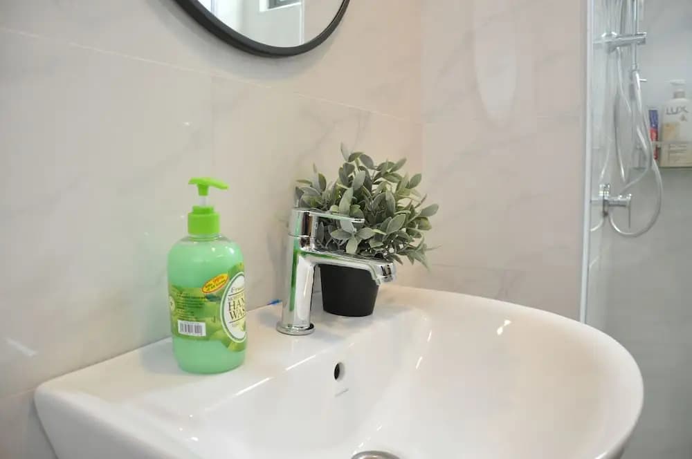 Lawang Suite Apartment With Balcony - photo 10