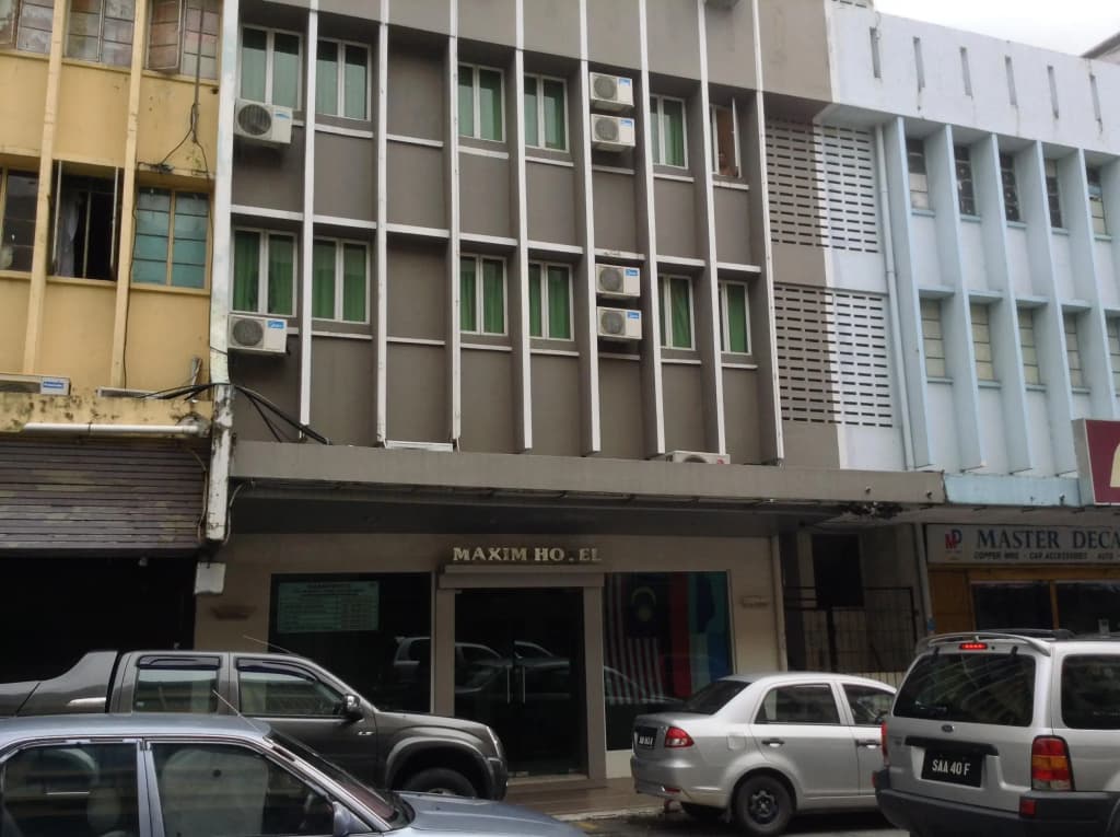 Maxim Hotel - photo 1