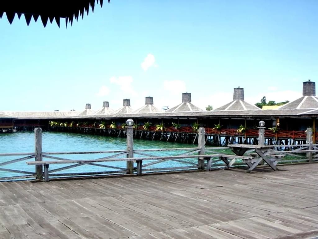 Dragon Inn Floating Resort - photo 8