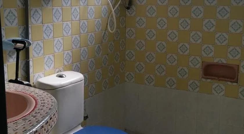 Jalan Jalan Emas Guest House - photo 8