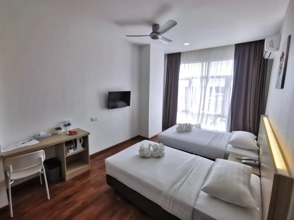 Green World Hotel - photo 3