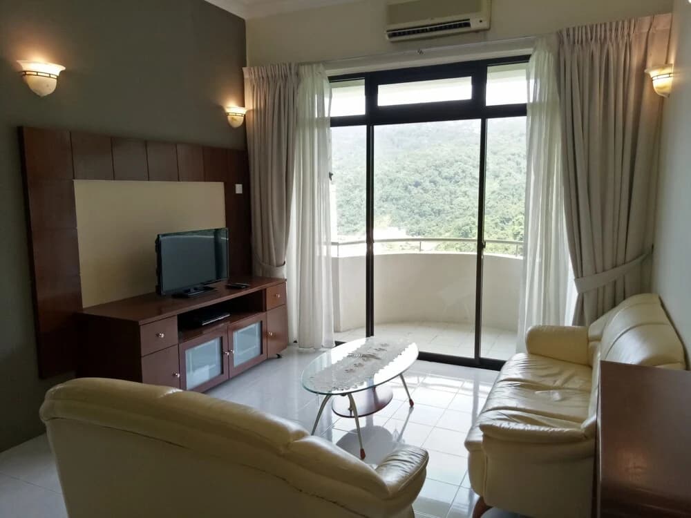 Batu Ferringhi By the Sea Holiday Home - photo 3