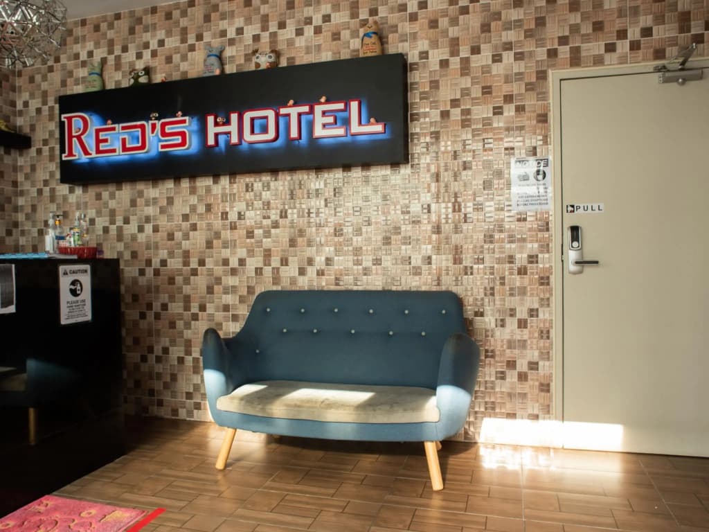Red's Hotel - photo 1