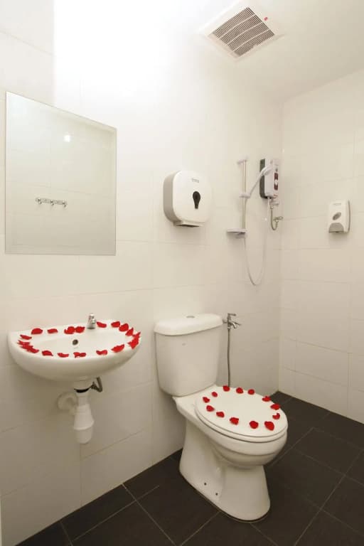 New Century Hotel - photo 10