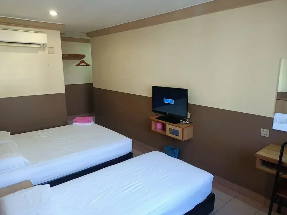 FullyWell Hotel - photo 3