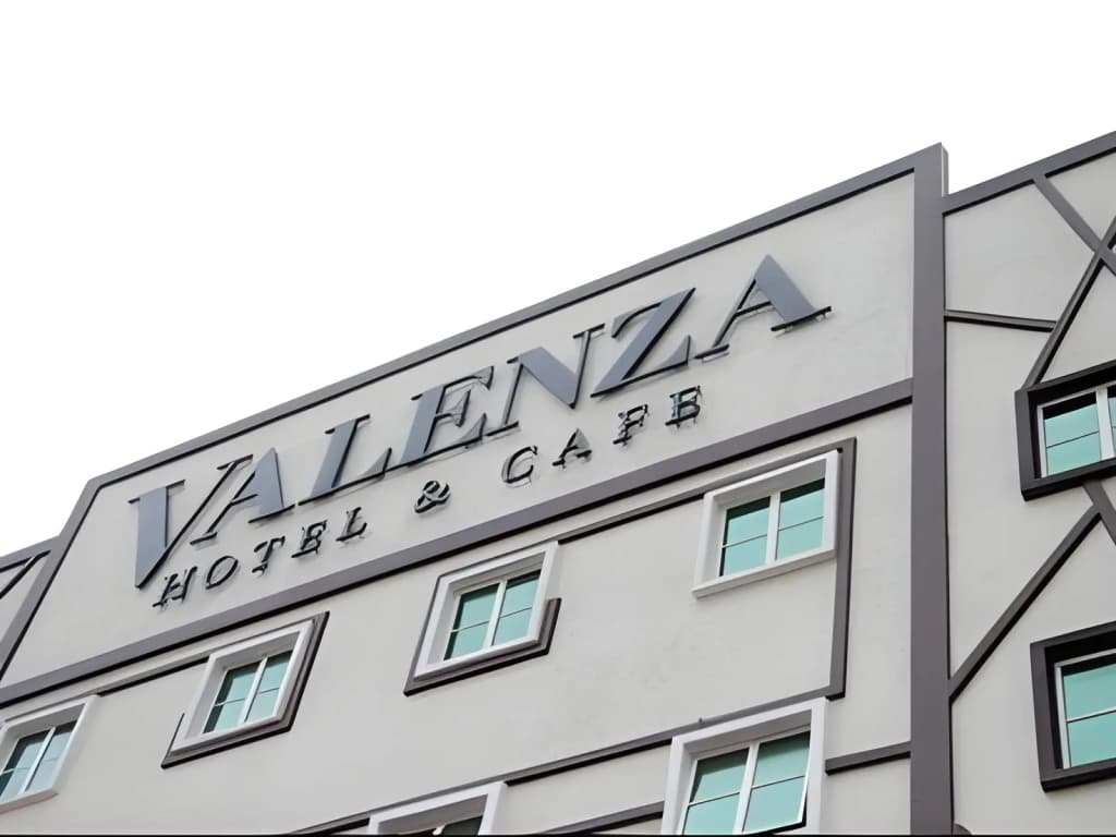 Valenza Hotel & Cafe - photo 20