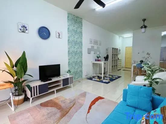 Sri Ixora Kajang | Spacious 3BR w/ Full A/C - photo 11