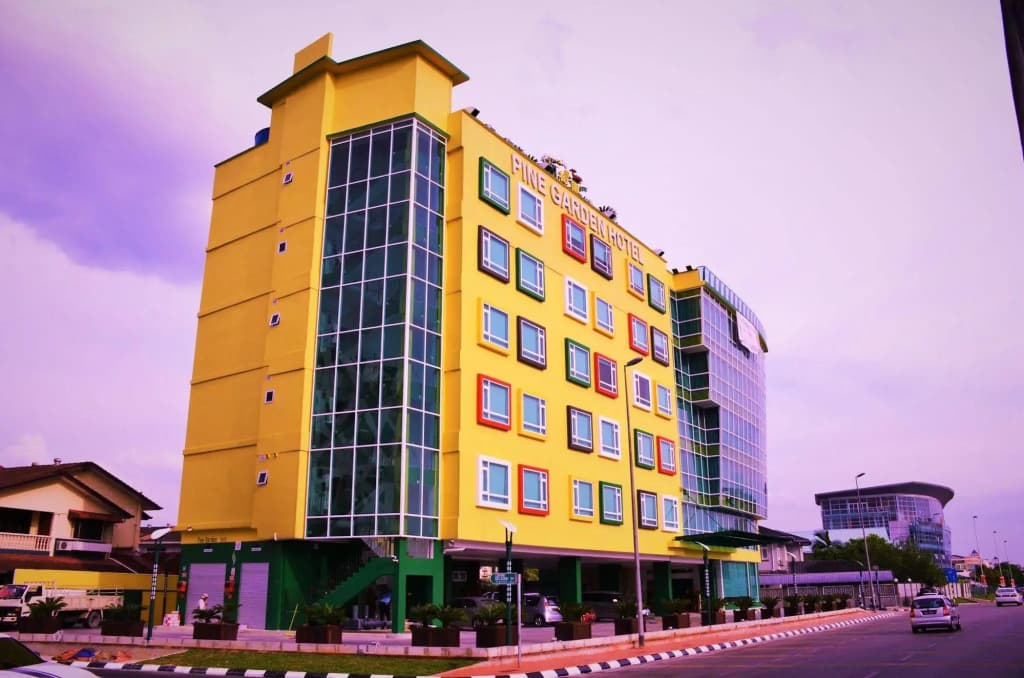 Pine Garden Hotel - photo 1