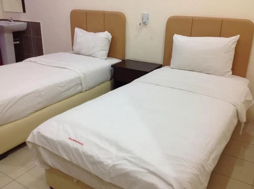 DG One Stop Budget Hotel - photo 6