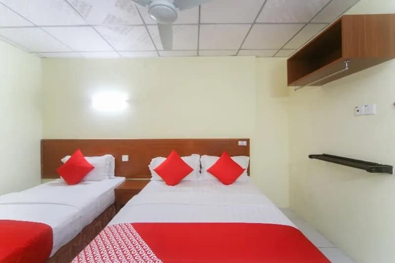 OYO 738 Hotel 81 - photo 4