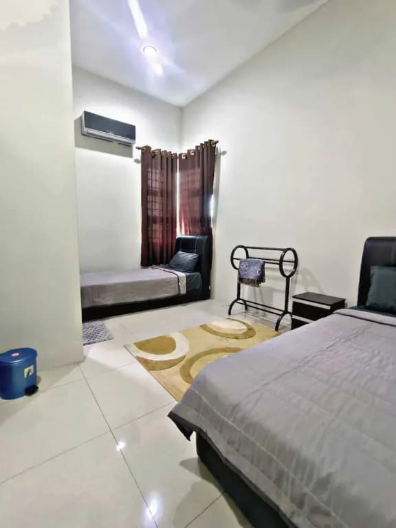 Klia Airport Homestay 9 - photo 1