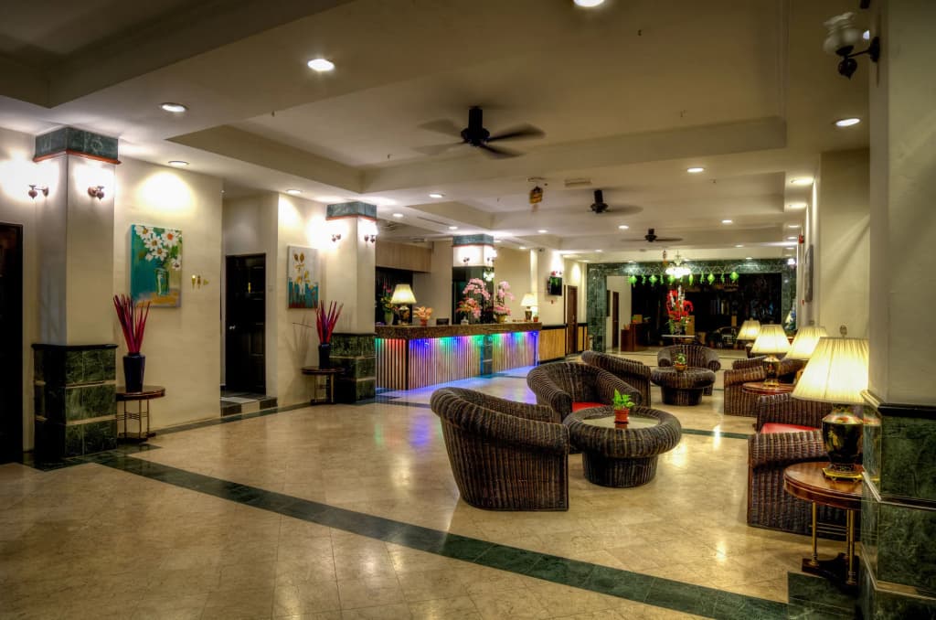 Leisure Cove Hotel & Apartments - photo 27