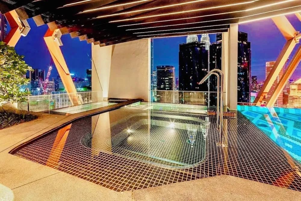 Scarletz Suites KLCC by M SUITES - photo 42