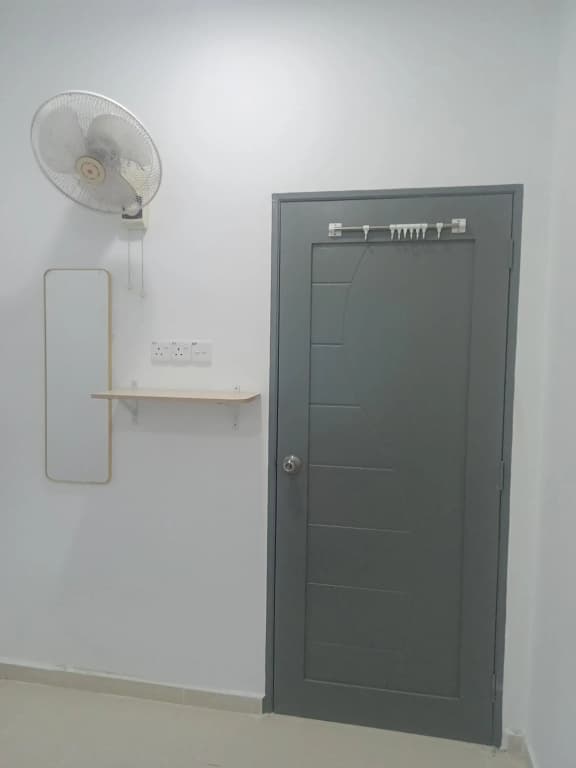 Homestay Aircond Pantai Timur Chalet Guest House Kak Mah - photo 10