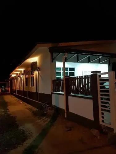 Ummi Guesthouse - photo 8