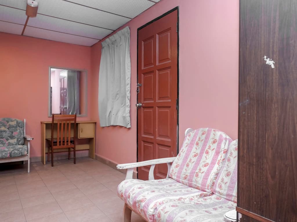 Hotel Tiara by OYO Rooms - photo 4