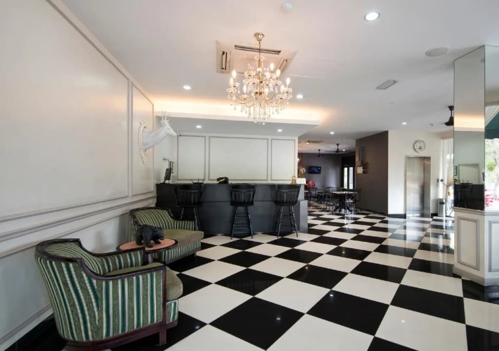 Luscious Hotel - photo 2