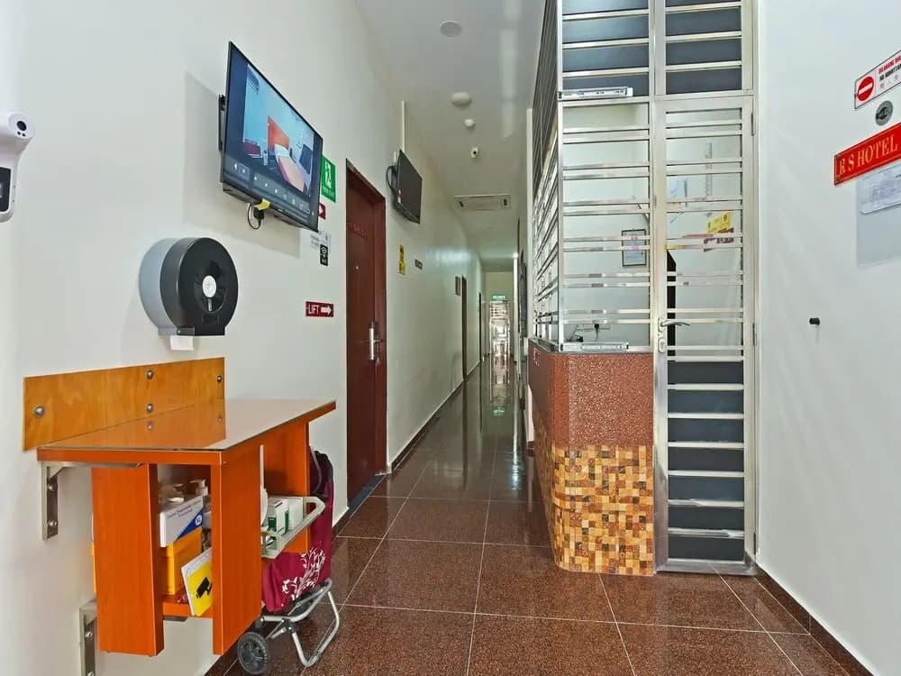 Super OYO Capital O 90687 Rs Hotel - photo 11
