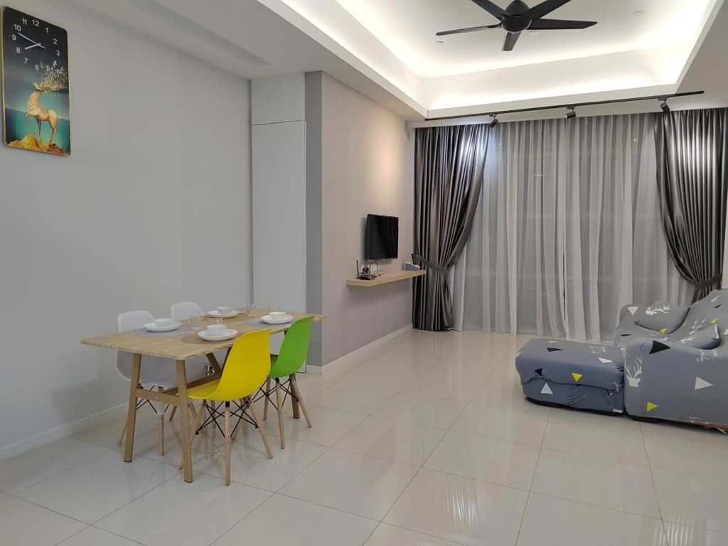 Executive 2-Bedroom Next to Paradigm Mall and New World Hotel - photo 3