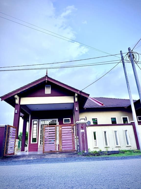 Homestay Selesa KBK Guesthouse - photo 1