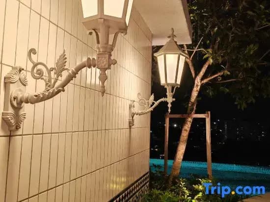 The Stallionz Signature Suites by IWH Suites - photo 2