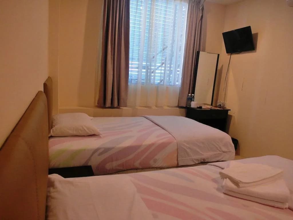 KK Crystal Hotel - photo 2