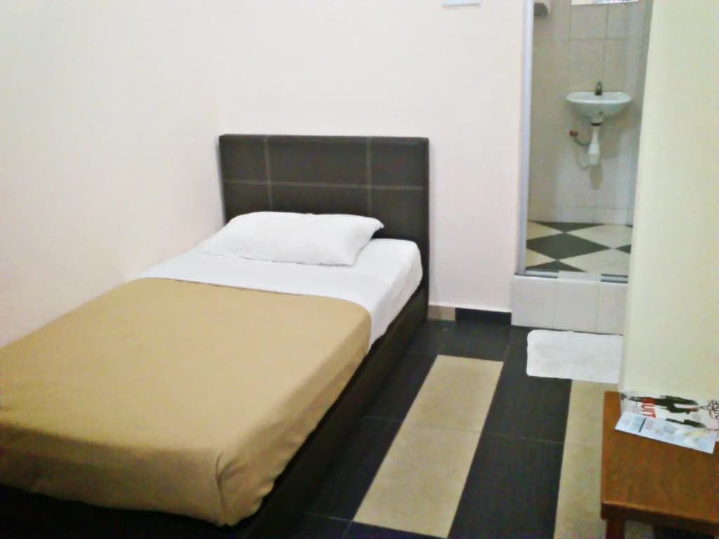 Sakiza View Hotel Setia Tropika - photo 2