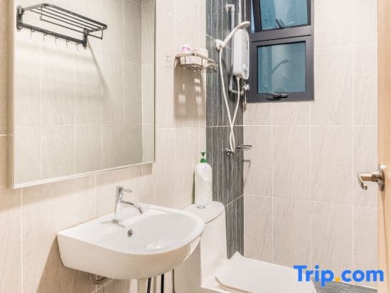 Lovely & Cost Designer 3 Bedroom Condo with KLCC view - photo 3