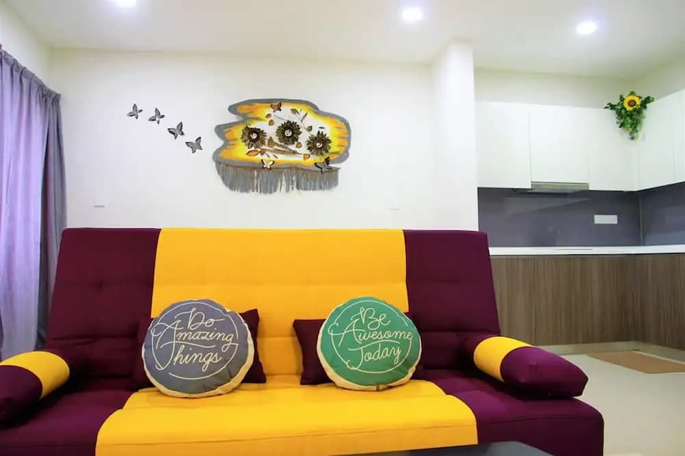 JB Town Executive Suite - photo 2
