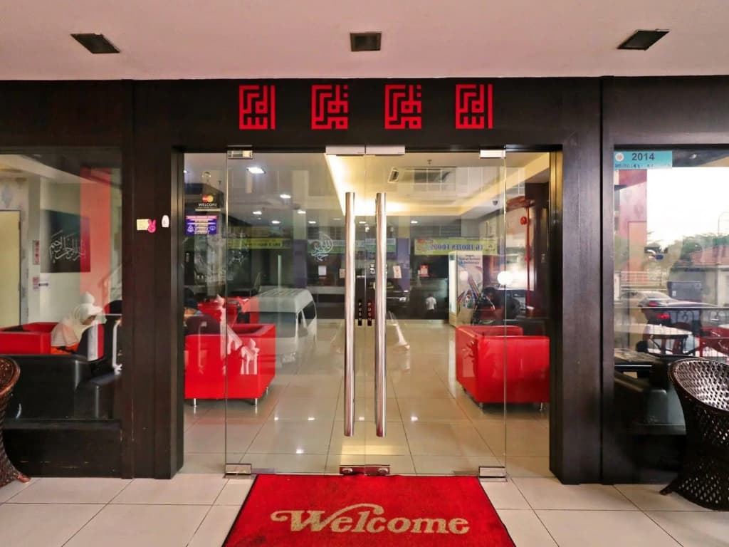 Glex Hotel Pandan City - photo 16