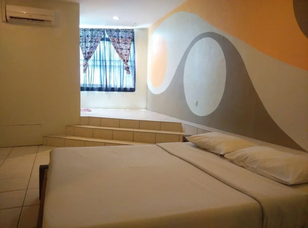 OYO 44034 Furama Lodging House - photo 13