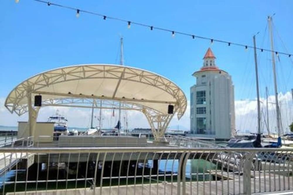 One BR Apartment Straits Quay Penang - photo 11