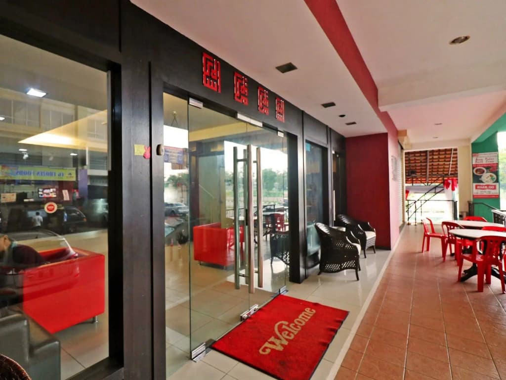 Glex Hotel Pandan City - photo 15