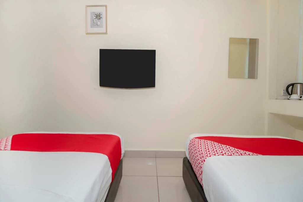 Stay Inn Hotel - photo 2