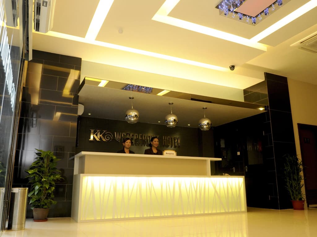 KK Waterfront Hotel - photo 1