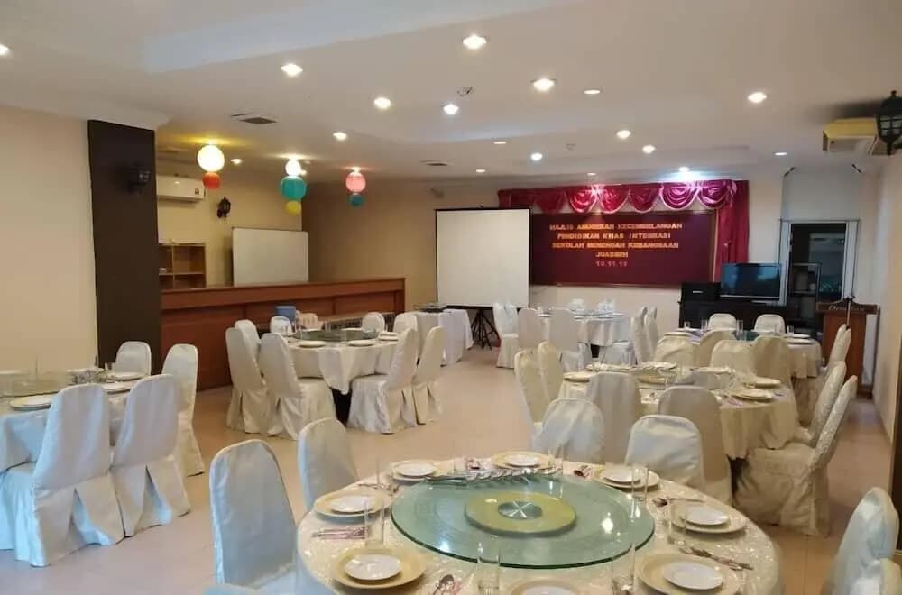 Desa Inn Hotel - photo 15