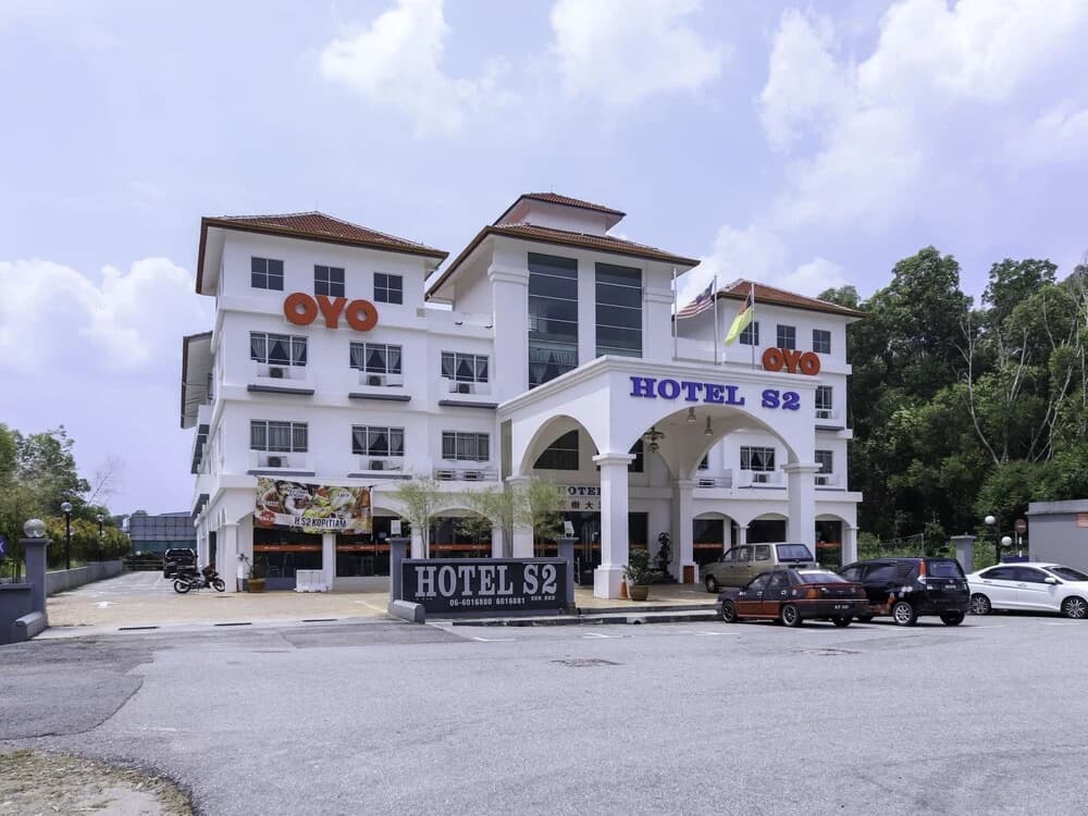 OYO 542 S2 Hotel - photo 1