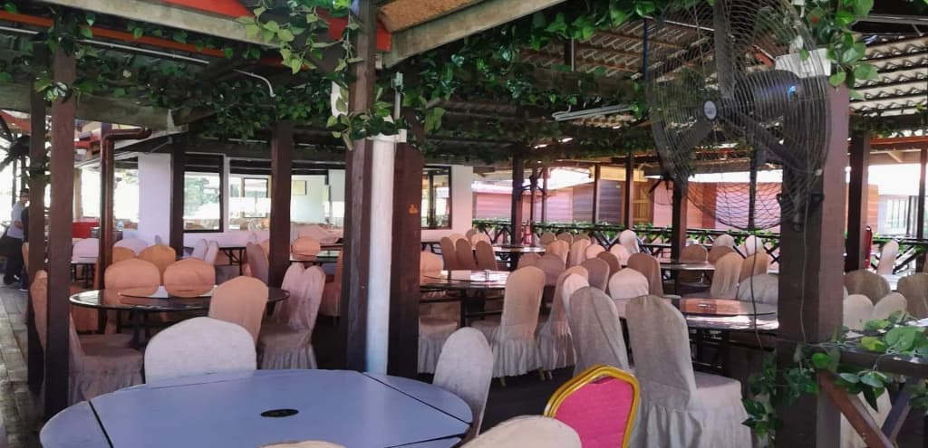 Gayang friendly water house homestay - photo 25