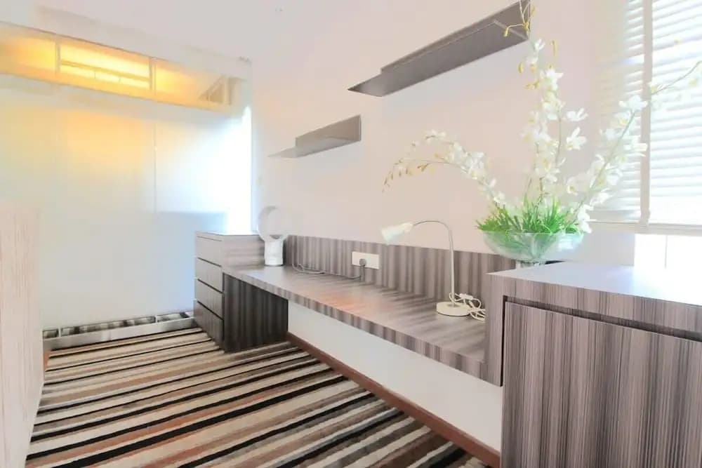 Chic 4BR Oasis With Gazebo, Your Dream Getaway - photo 9