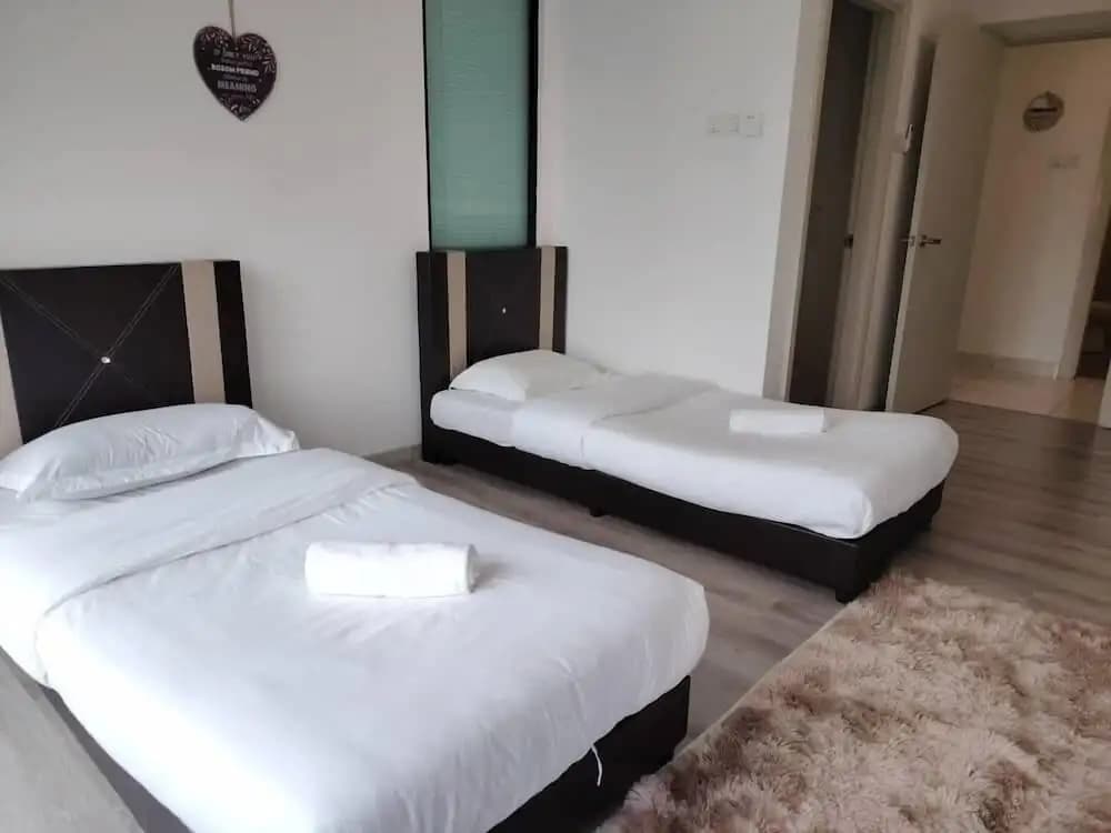 MidValley MegaMall View Southkey Mosaic 2BR 2FREE By Natol - photo 2