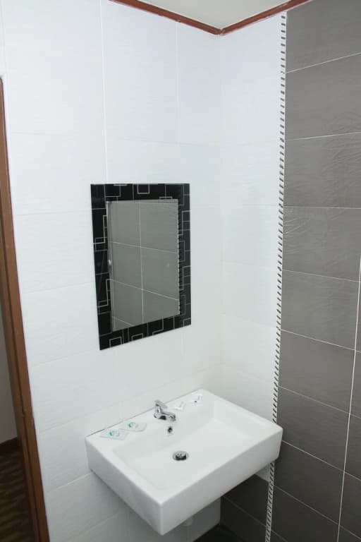 DE LA Hotel - photo 10