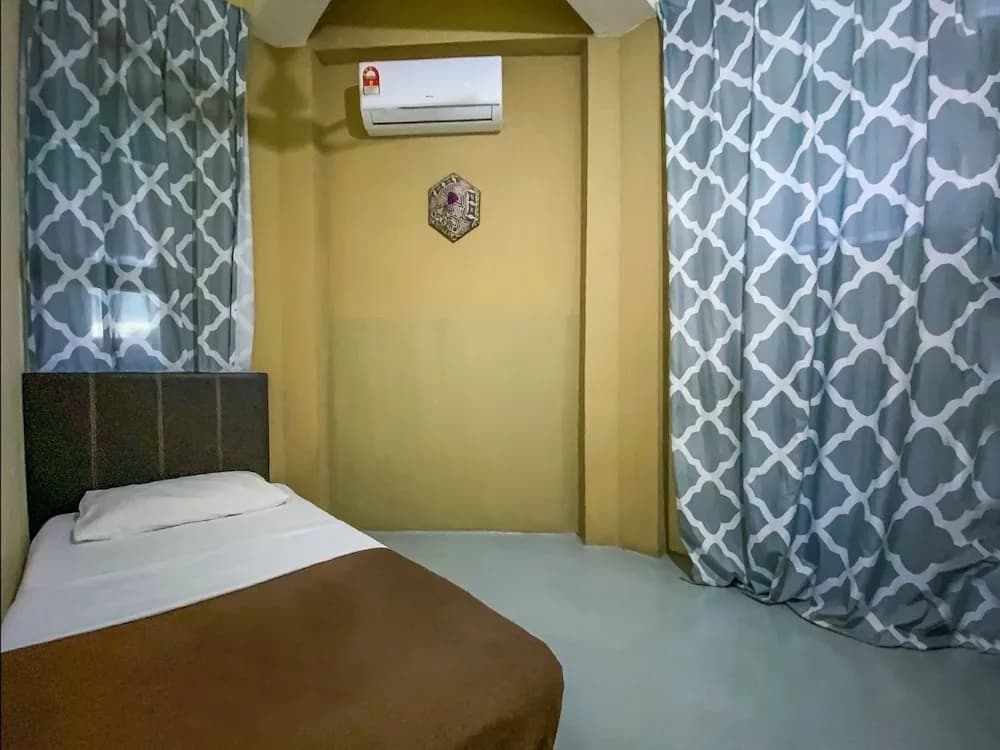 SPOT ON 90042 One Plaza Eco Hotel - photo 4