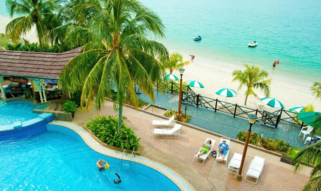 Flamingo By The Beach Penang - photo 15