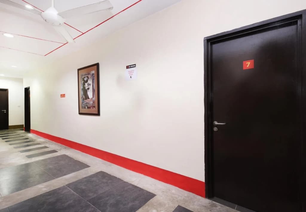 Corridor Hotel - photo 12