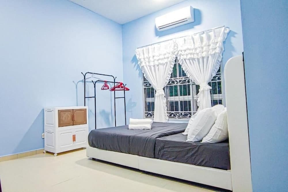 Modern Home at Kajang by HCK - photo 4
